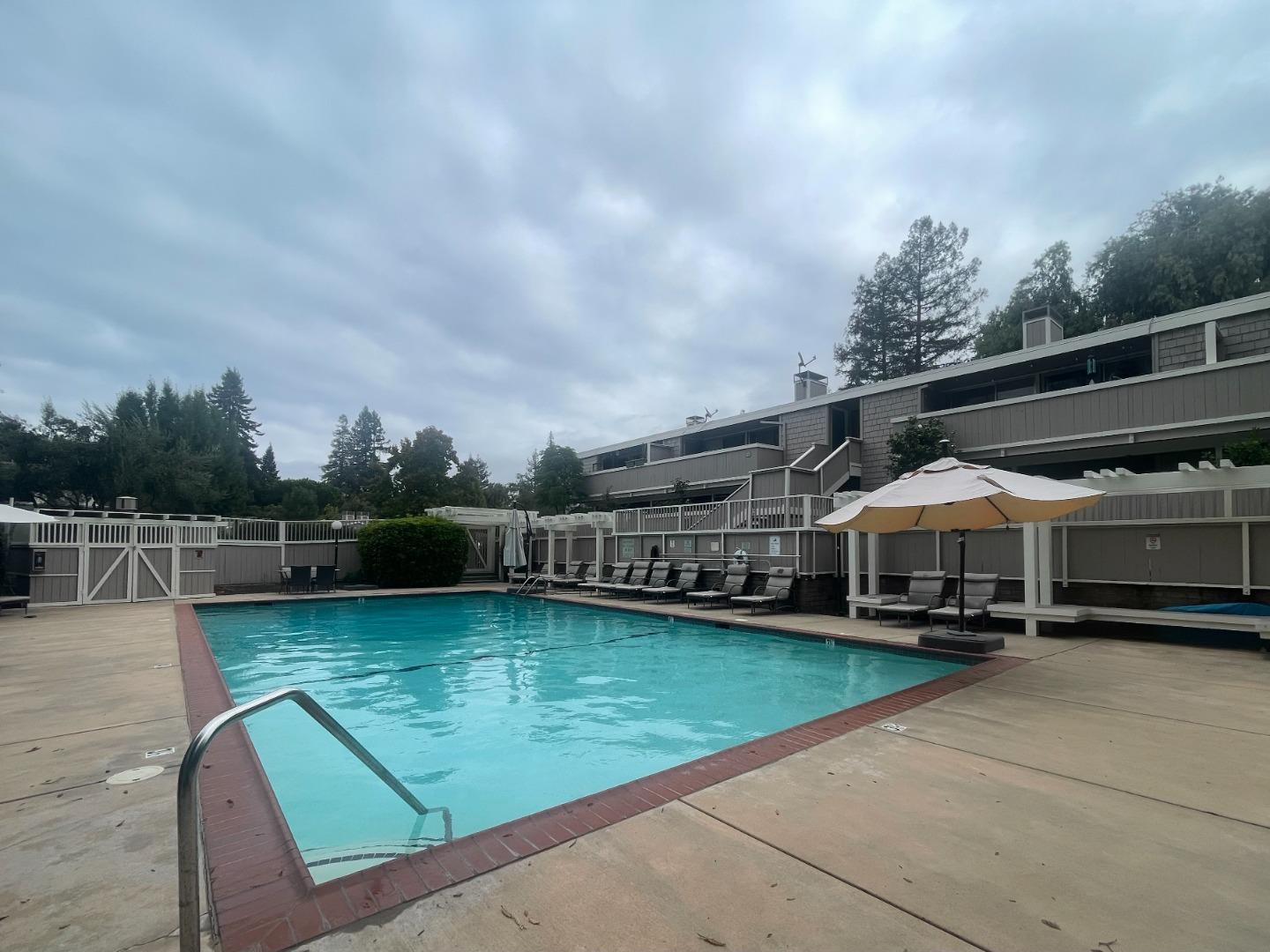 Detail Gallery Image 10 of 12 For 500 W Middlefield Rd #122,  Mountain View,  CA 94043 - 1 Beds | 1 Baths