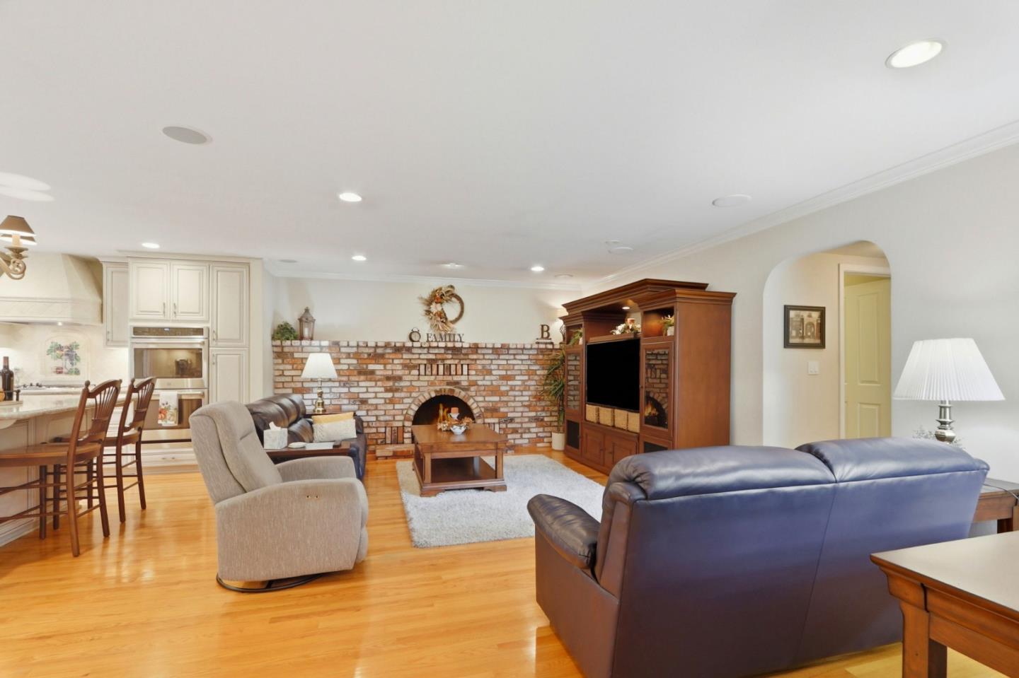 Detail Gallery Image 12 of 67 For 10143 Hillcrest Rd, Cupertino,  CA 95014 - 4 Beds | 2/1 Baths