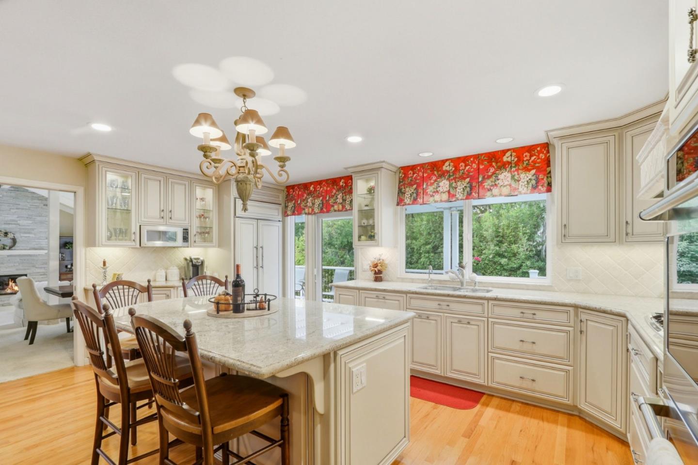 Detail Gallery Image 17 of 67 For 10143 Hillcrest Rd, Cupertino,  CA 95014 - 4 Beds | 2/1 Baths