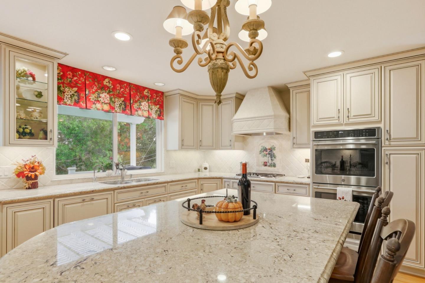 Detail Gallery Image 19 of 67 For 10143 Hillcrest Rd, Cupertino,  CA 95014 - 4 Beds | 2/1 Baths