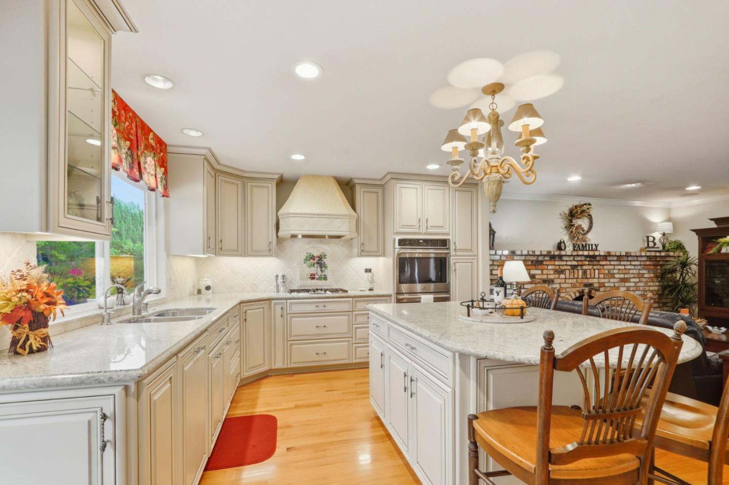 Detail Gallery Image 20 of 67 For 10143 Hillcrest Rd, Cupertino,  CA 95014 - 4 Beds | 2/1 Baths