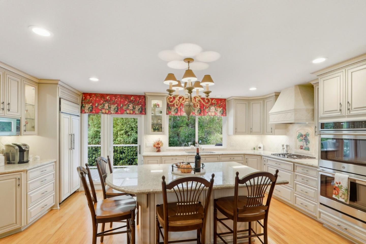 Detail Gallery Image 21 of 67 For 10143 Hillcrest Rd, Cupertino,  CA 95014 - 4 Beds | 2/1 Baths