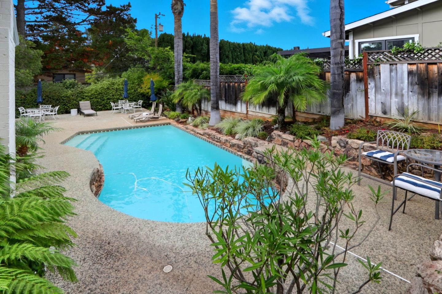 Detail Gallery Image 45 of 67 For 10143 Hillcrest Rd, Cupertino,  CA 95014 - 4 Beds | 2/1 Baths