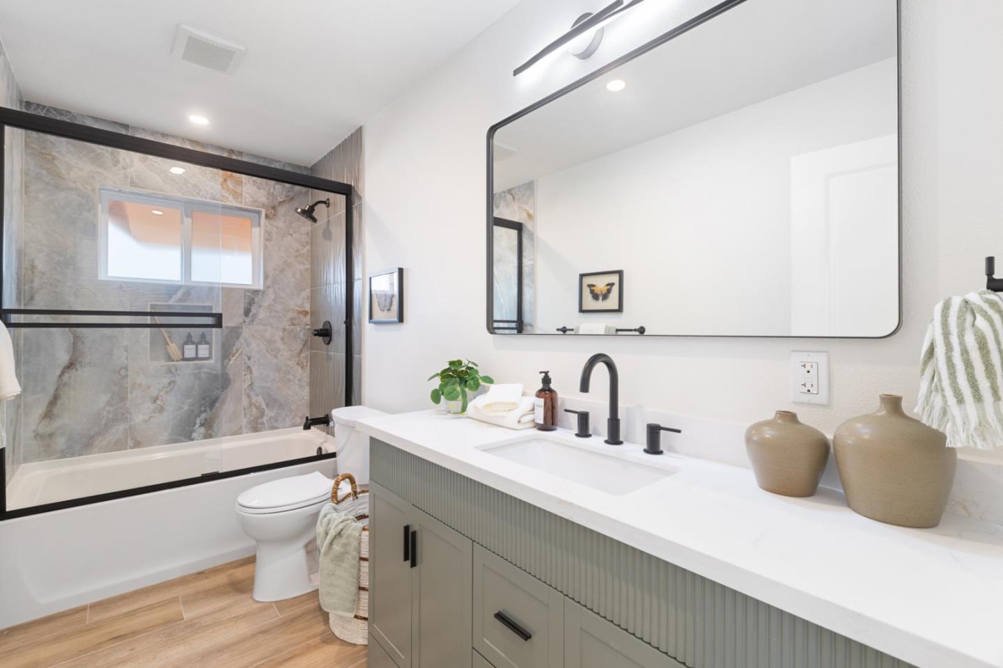 Detail Gallery Image 16 of 30 For 1830 Vera Ave, Redwood City,  CA 94061 - 4 Beds | 3 Baths