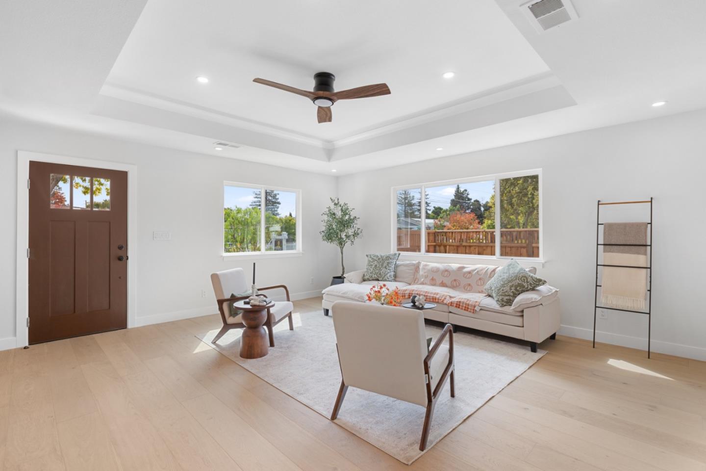 Detail Gallery Image 4 of 30 For 1830 Vera Ave, Redwood City,  CA 94061 - 4 Beds | 3 Baths