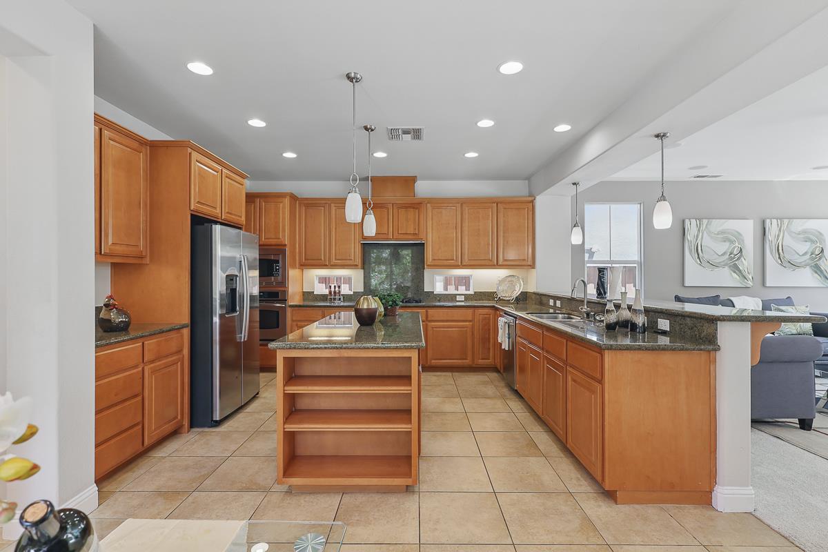 Detail Gallery Image 15 of 54 For 626 La Canada Ave, Mountain House,  CA 95391 - 4 Beds | 2/1 Baths