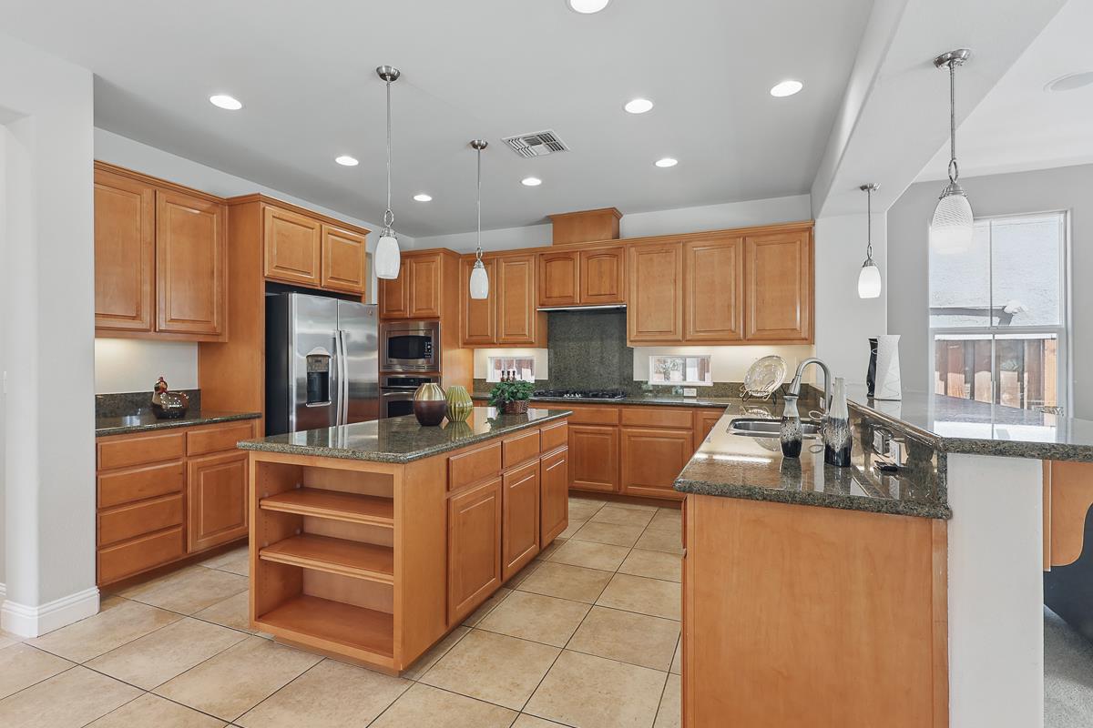 Detail Gallery Image 17 of 54 For 626 La Canada Ave, Mountain House,  CA 95391 - 4 Beds | 2/1 Baths