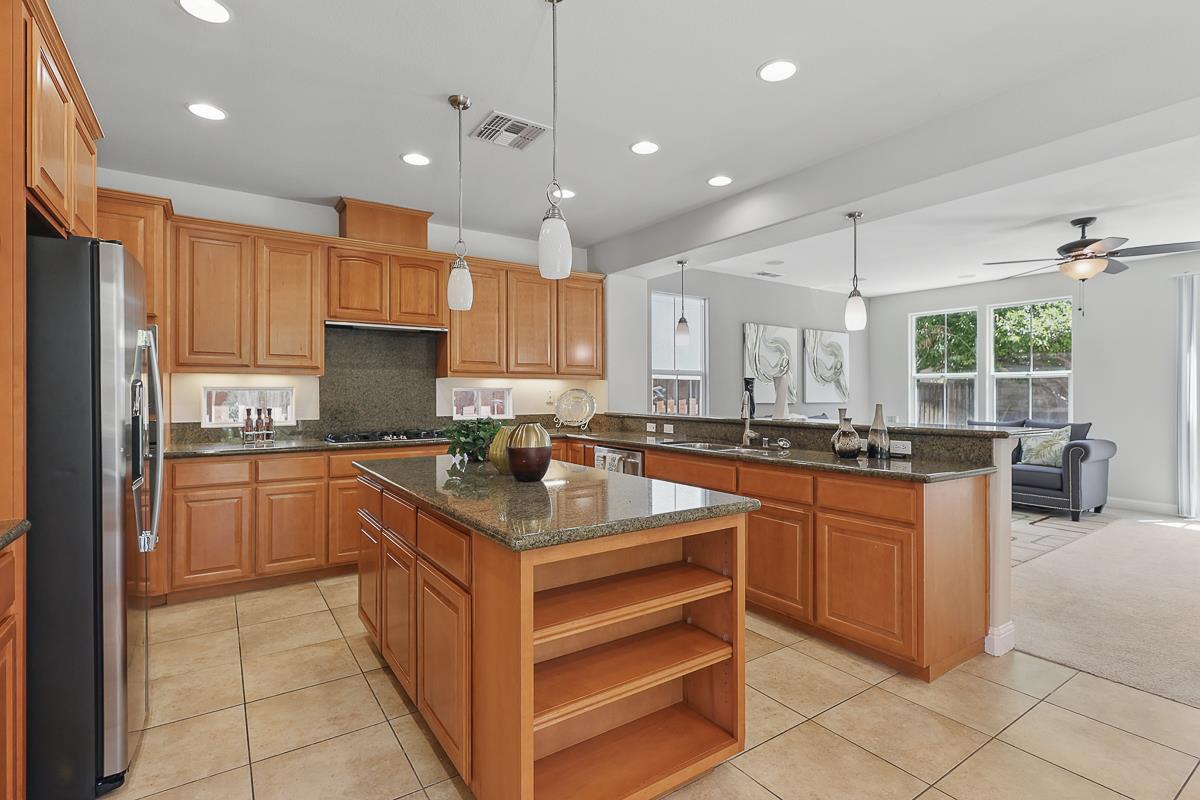 Detail Gallery Image 18 of 54 For 626 La Canada Ave, Mountain House,  CA 95391 - 4 Beds | 2/1 Baths