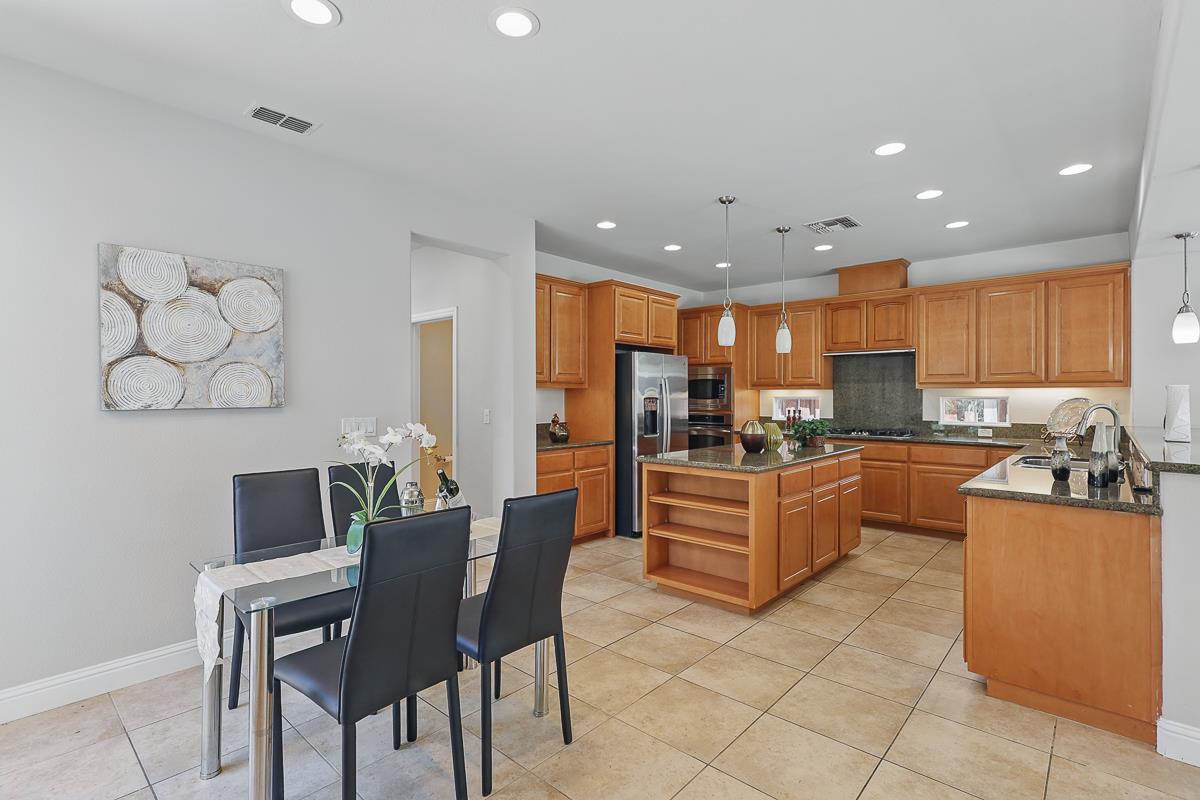 Detail Gallery Image 19 of 54 For 626 La Canada Ave, Mountain House,  CA 95391 - 4 Beds | 2/1 Baths