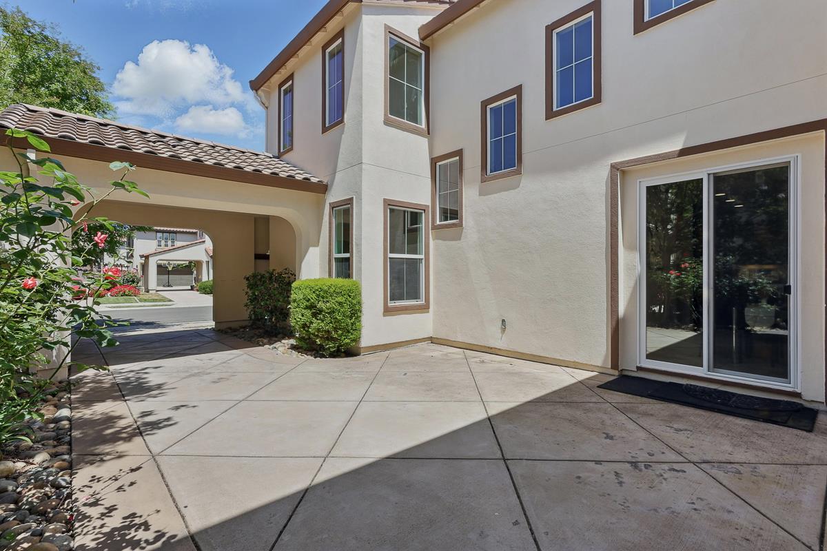 Detail Gallery Image 4 of 54 For 626 La Canada Ave, Mountain House,  CA 95391 - 4 Beds | 2/1 Baths