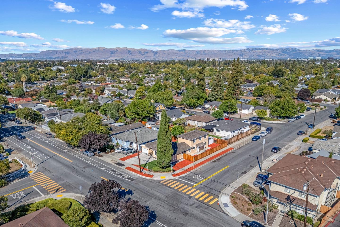 Detail Gallery Image 13 of 50 For 552 Borregas Ave, Sunnyvale,  CA 94085 - 5 Beds | 3 Baths