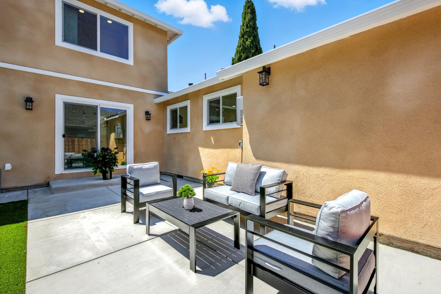 Detail Gallery Image 6 of 50 For 552 Borregas Ave, Sunnyvale,  CA 94085 - 5 Beds | 3 Baths