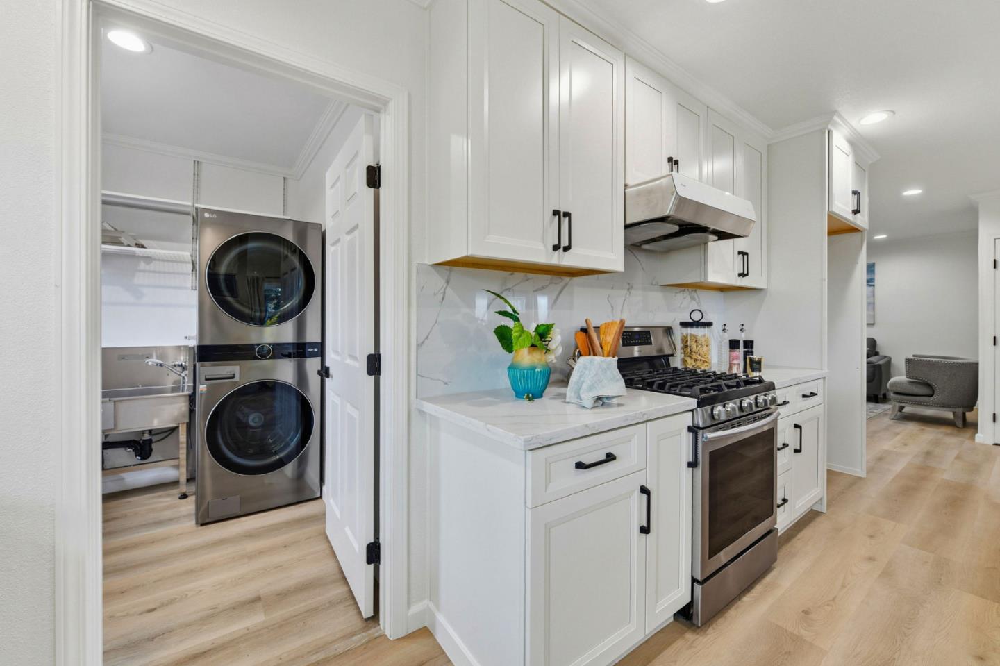 Detail Gallery Image 10 of 39 For 37088 Arden St, Newark,  CA 94560 - 5 Beds | 3 Baths