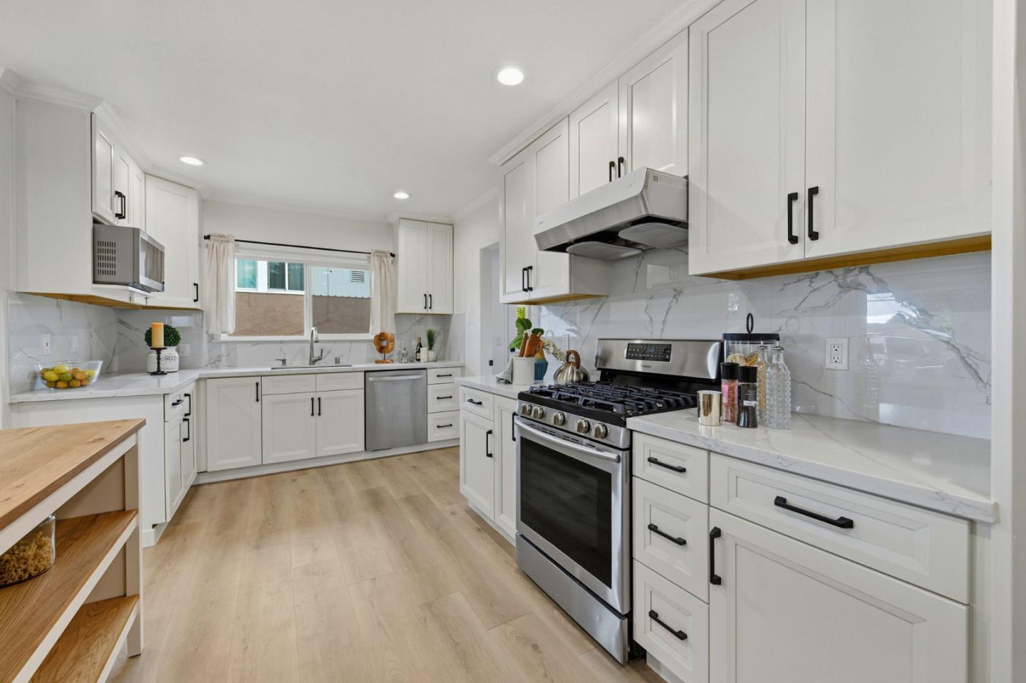 Detail Gallery Image 11 of 39 For 37088 Arden St, Newark,  CA 94560 - 5 Beds | 3 Baths