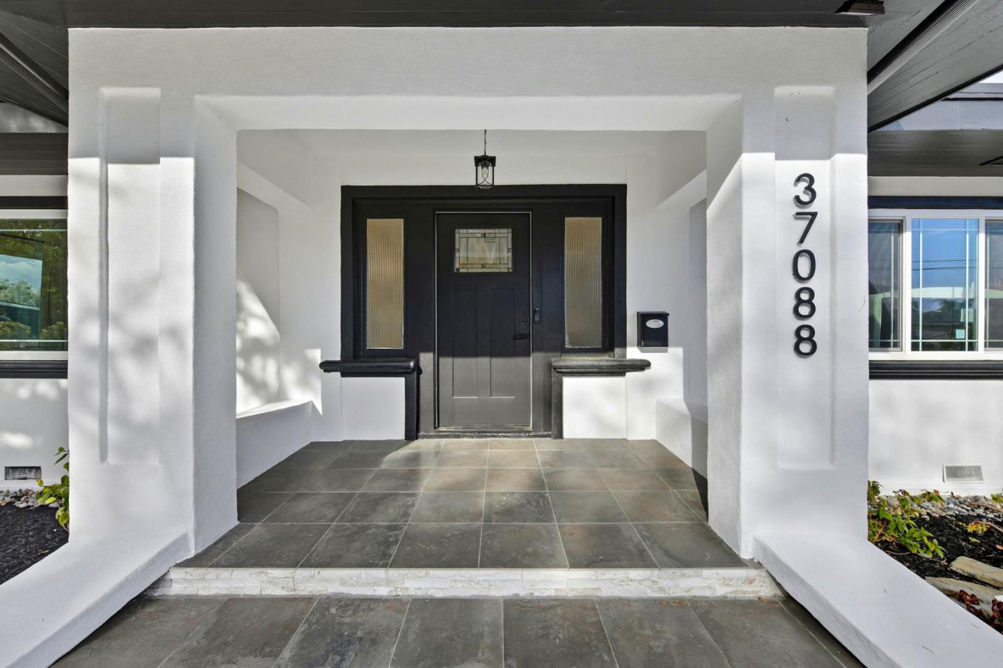 Detail Gallery Image 4 of 39 For 37088 Arden St, Newark,  CA 94560 - 5 Beds | 3 Baths