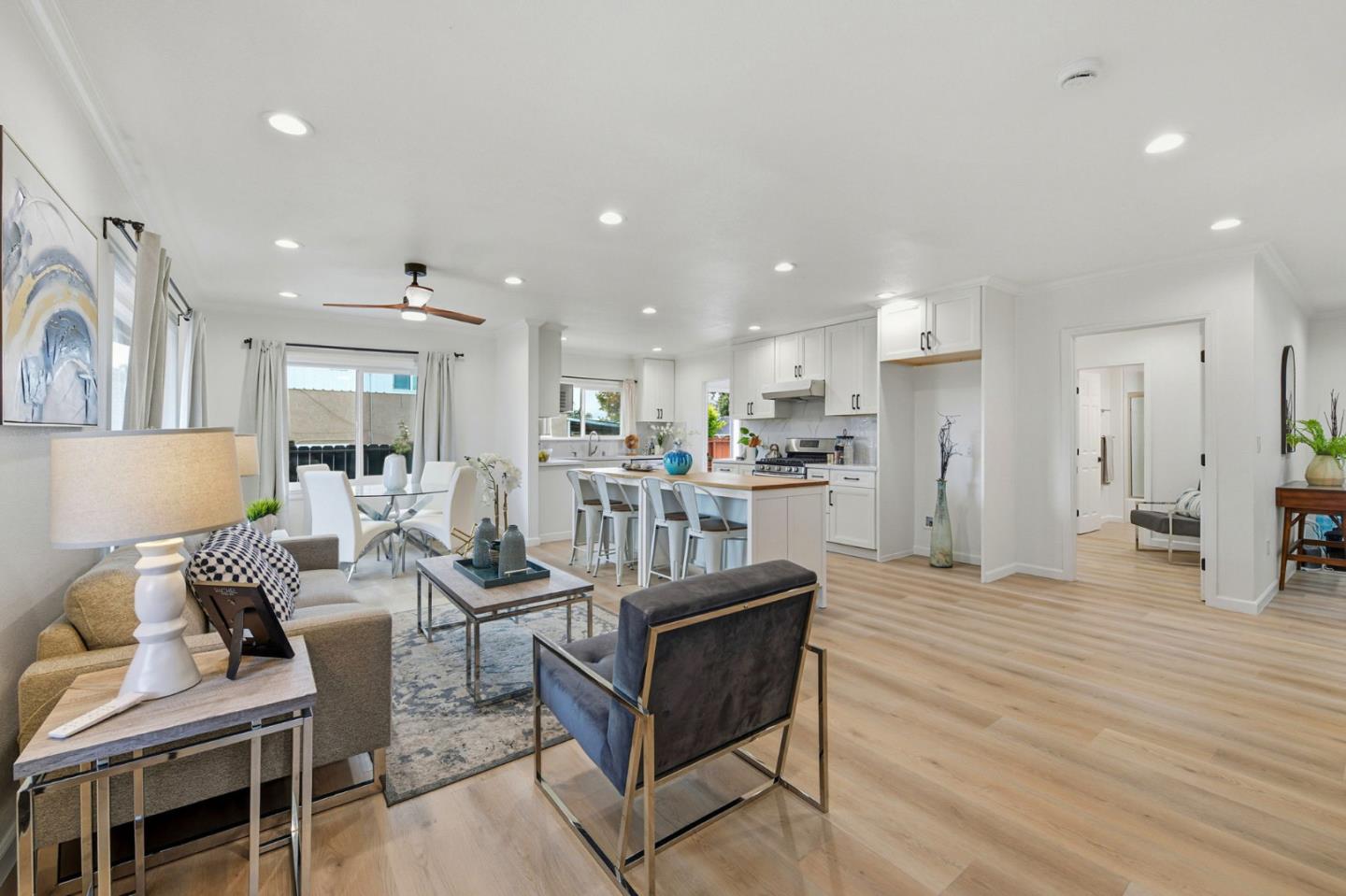 Detail Gallery Image 8 of 39 For 37088 Arden St, Newark,  CA 94560 - 5 Beds | 3 Baths