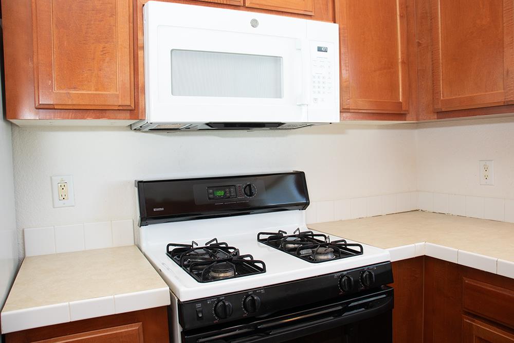 Detail Gallery Image 15 of 40 For 55 San Juan Grade Rd #84,  Salinas,  CA 93906 - 3 Beds | 2 Baths