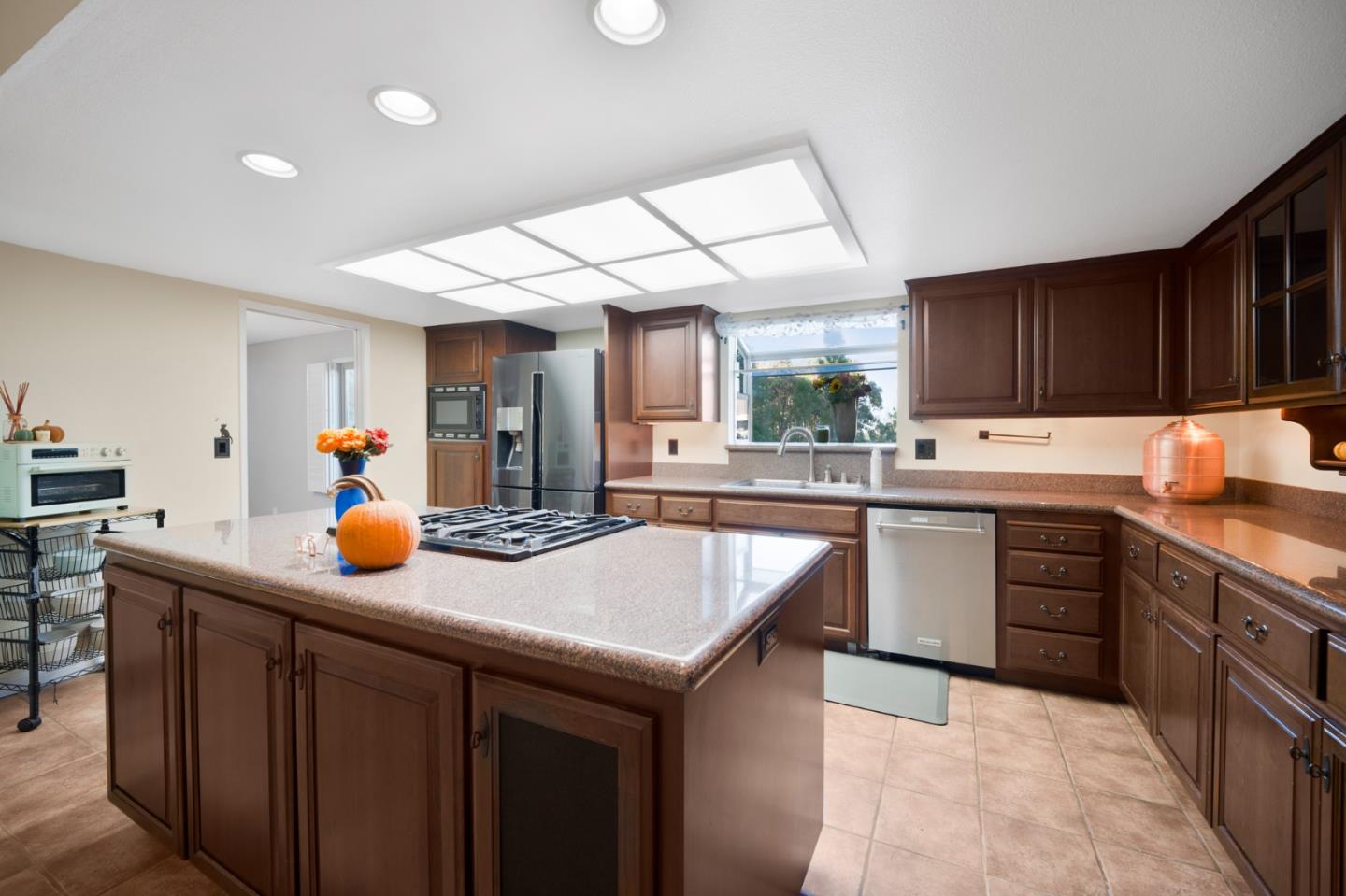 Detail Gallery Image 21 of 33 For 16715 Cerro Vista Drive, Morgan Hill,  CA 95037 - 3 Beds | 2 Baths