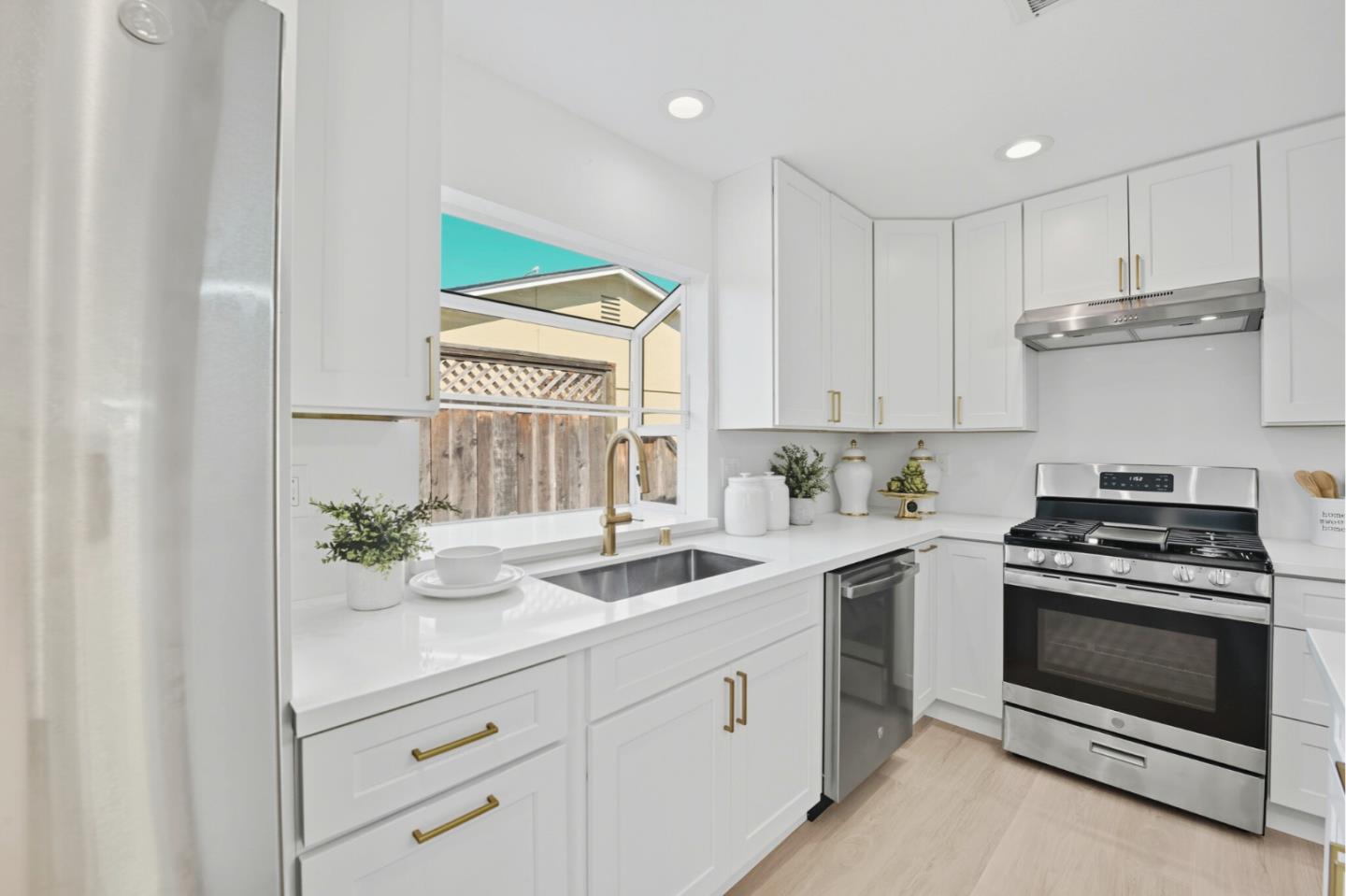 Detail Gallery Image 14 of 45 For 36109 Dalewood Dr, Newark,  CA 94560 - 4 Beds | 2 Baths