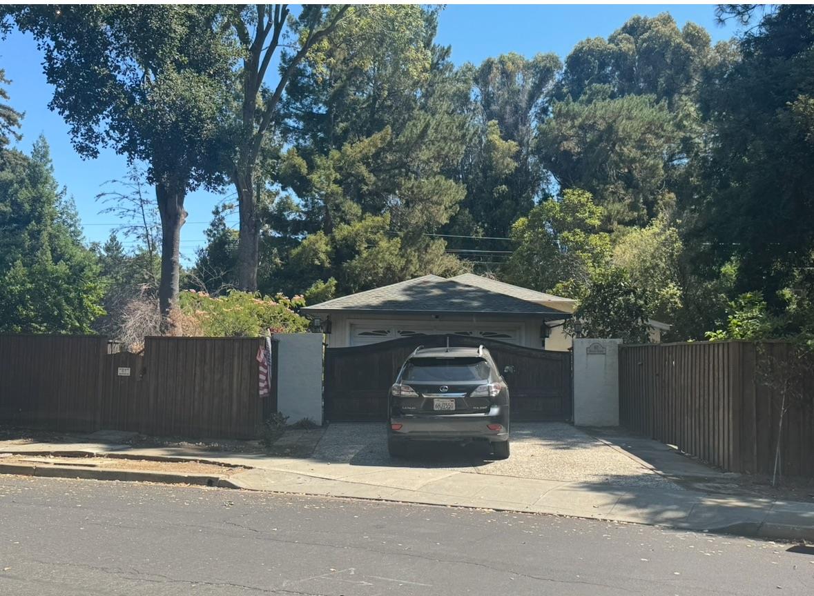 Detail Gallery Image 4 of 5 For 97 Belleau Ave, Atherton,  CA 94027 - 3 Beds | 2 Baths