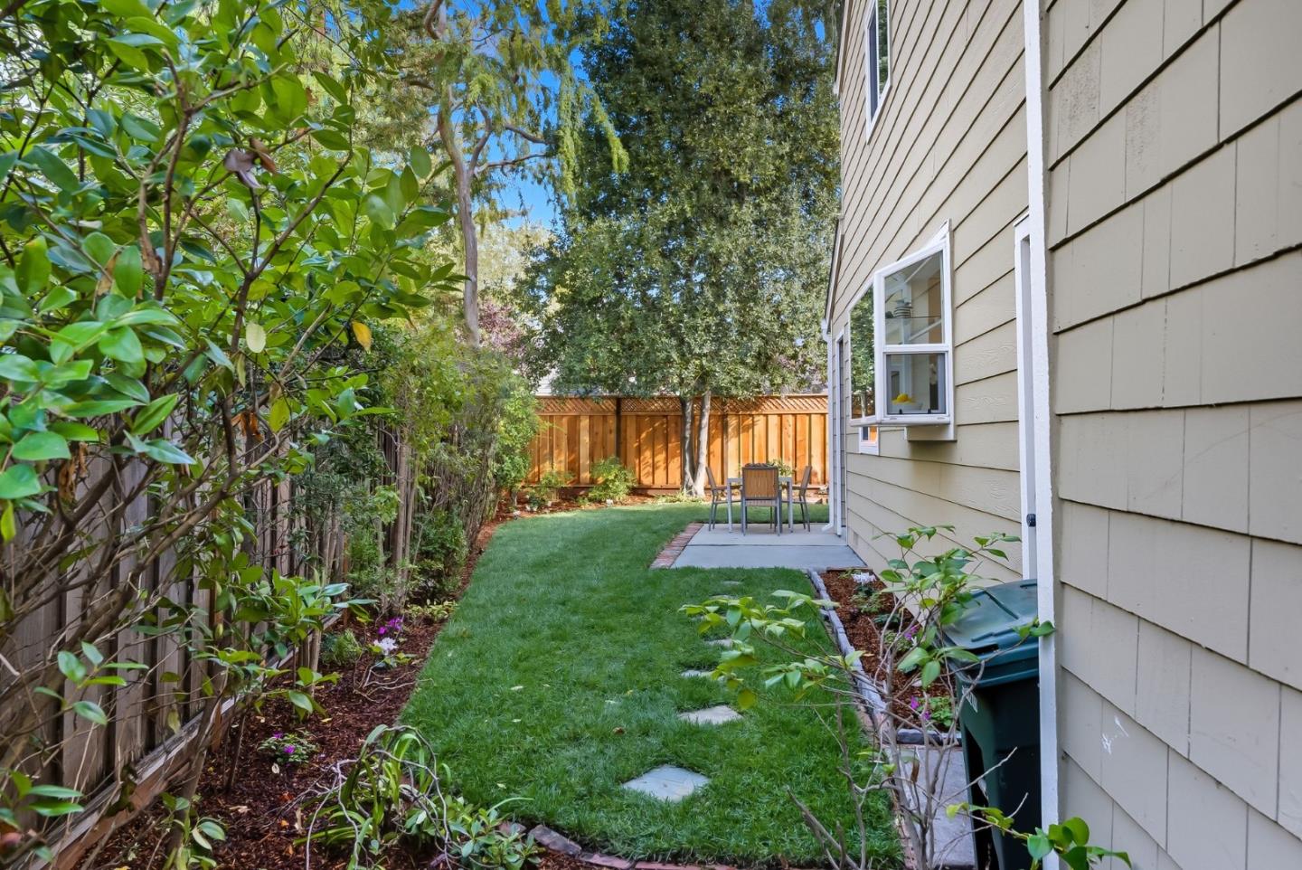 Detail Gallery Image 26 of 30 For 181 Ada Ave #29,  Mountain View,  CA 94043 - 2 Beds | 2/1 Baths