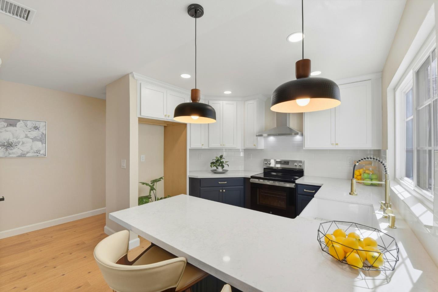 Detail Gallery Image 13 of 36 For 1826 Perrone Cir, San Jose,  CA 95116 - 3 Beds | 2 Baths