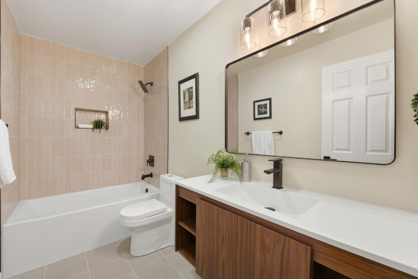 Detail Gallery Image 26 of 36 For 1826 Perrone Cir, San Jose,  CA 95116 - 3 Beds | 2 Baths