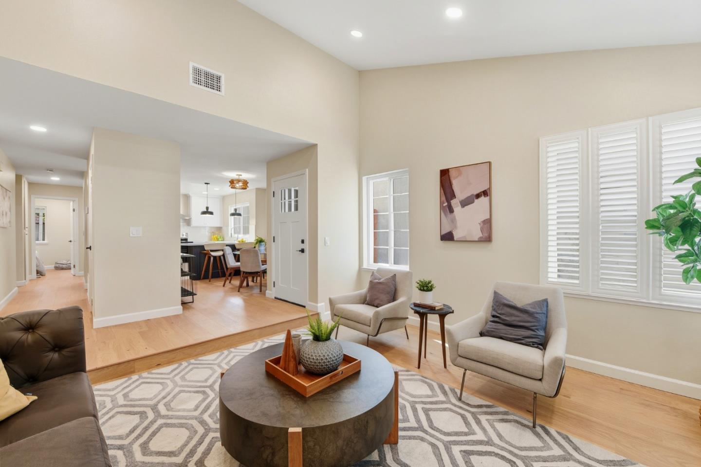 Detail Gallery Image 5 of 36 For 1826 Perrone Cir, San Jose,  CA 95116 - 3 Beds | 2 Baths