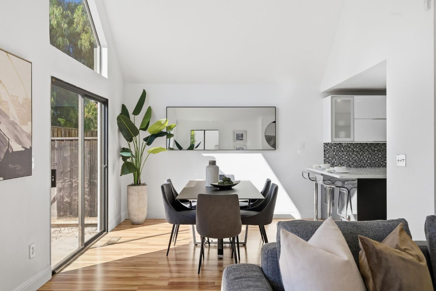 Detail Gallery Image 11 of 46 For 468 Glenmoor Cir, Milpitas,  CA 95035 - 4 Beds | 3 Baths