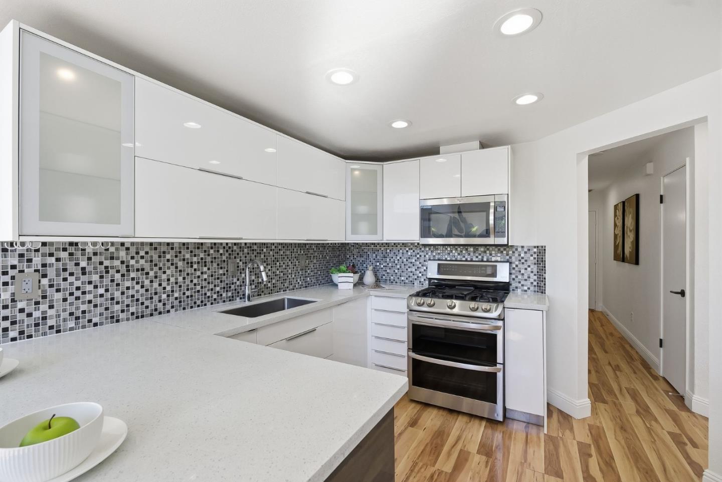 Detail Gallery Image 14 of 46 For 468 Glenmoor Cir, Milpitas,  CA 95035 - 4 Beds | 3 Baths