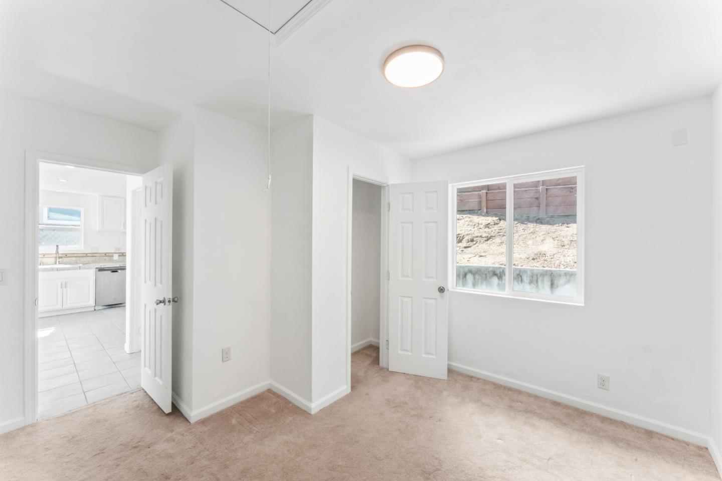 Detail Gallery Image 12 of 18 For 25 Gladys Ave, Brisbane,  CA 94005 - 3 Beds | 2 Baths