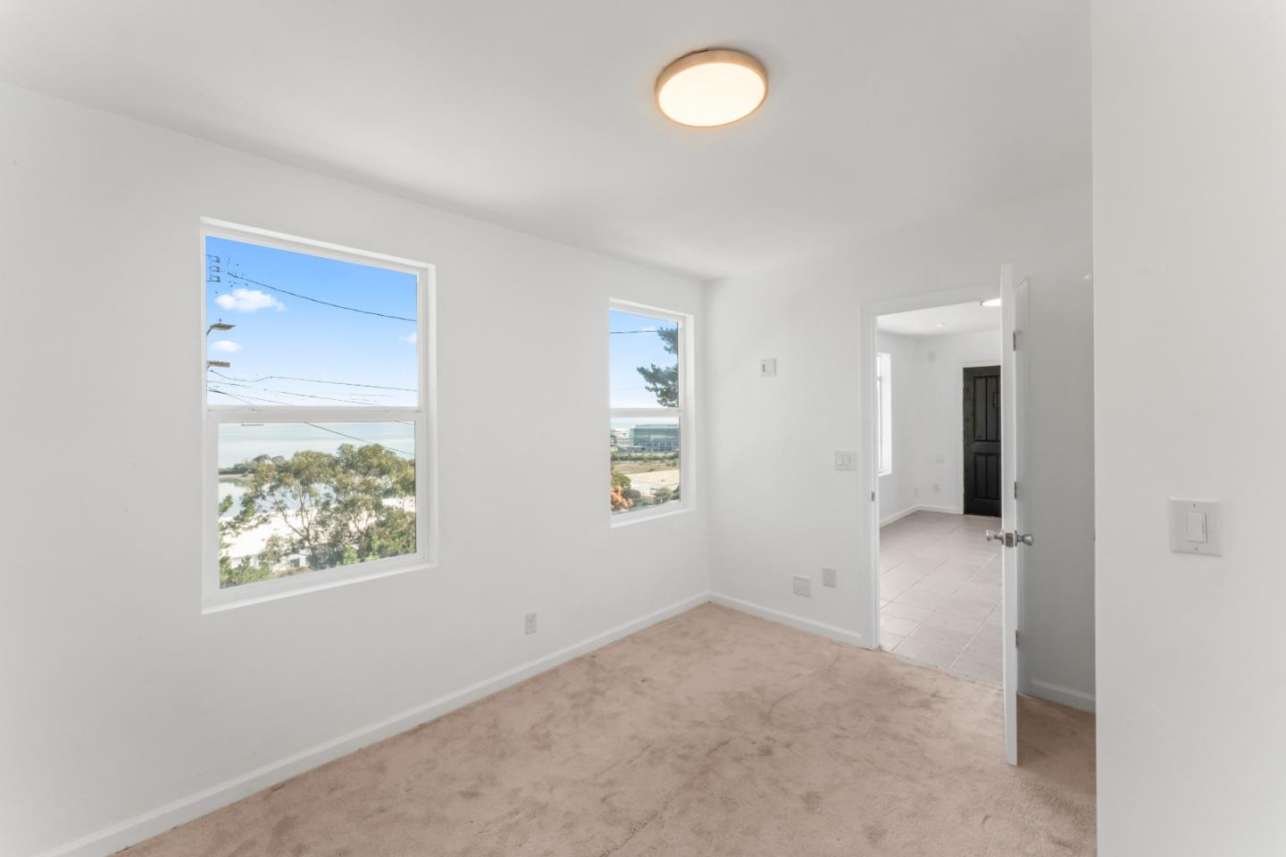 Detail Gallery Image 14 of 18 For 25 Gladys Ave, Brisbane,  CA 94005 - 3 Beds | 2 Baths