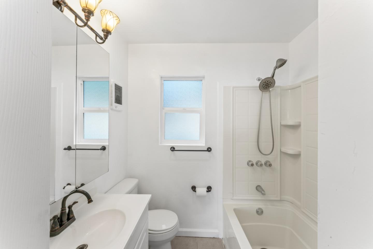 Detail Gallery Image 15 of 18 For 25 Gladys Ave, Brisbane,  CA 94005 - 3 Beds | 2 Baths