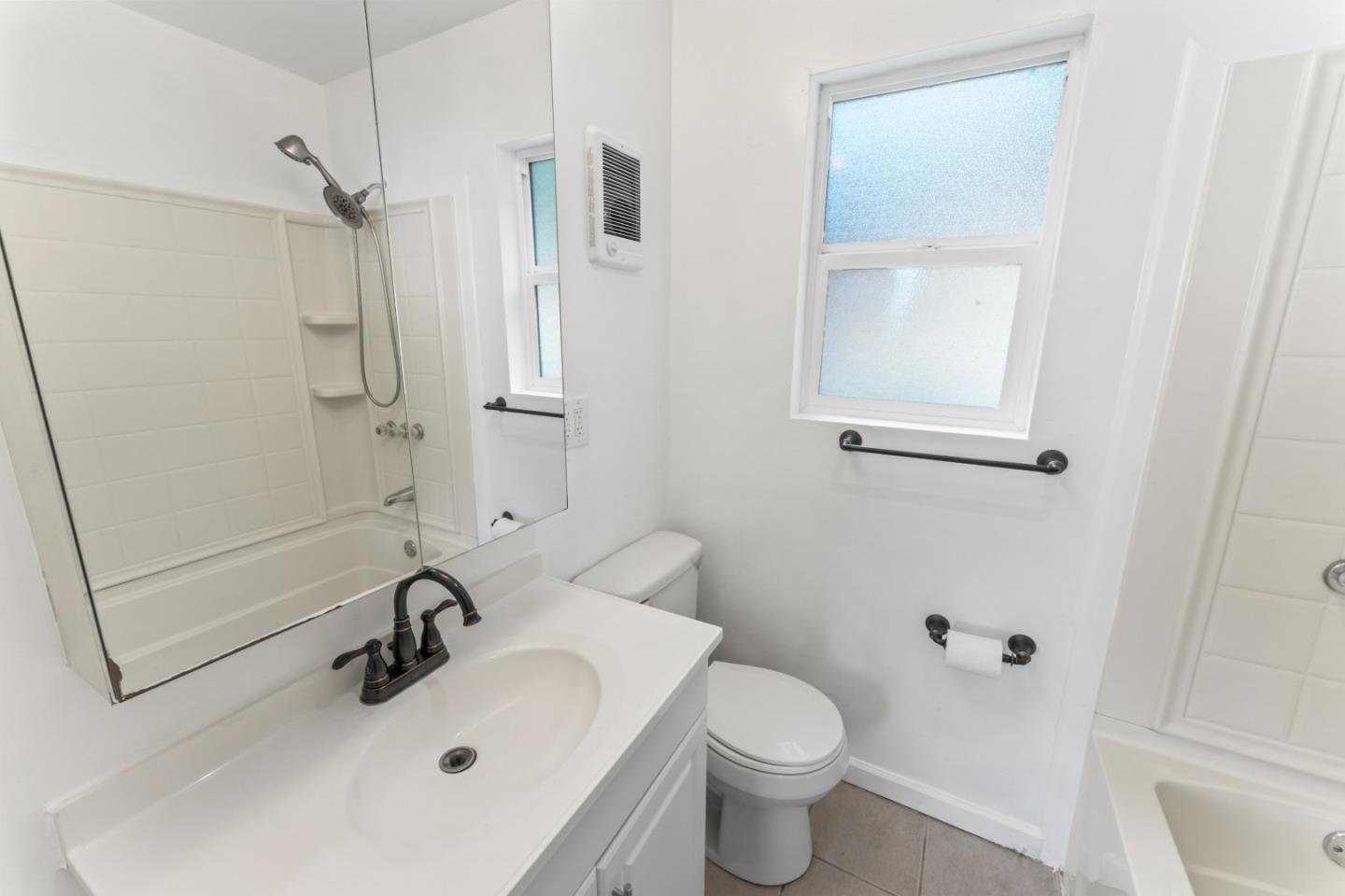 Detail Gallery Image 16 of 18 For 25 Gladys Ave, Brisbane,  CA 94005 - 3 Beds | 2 Baths