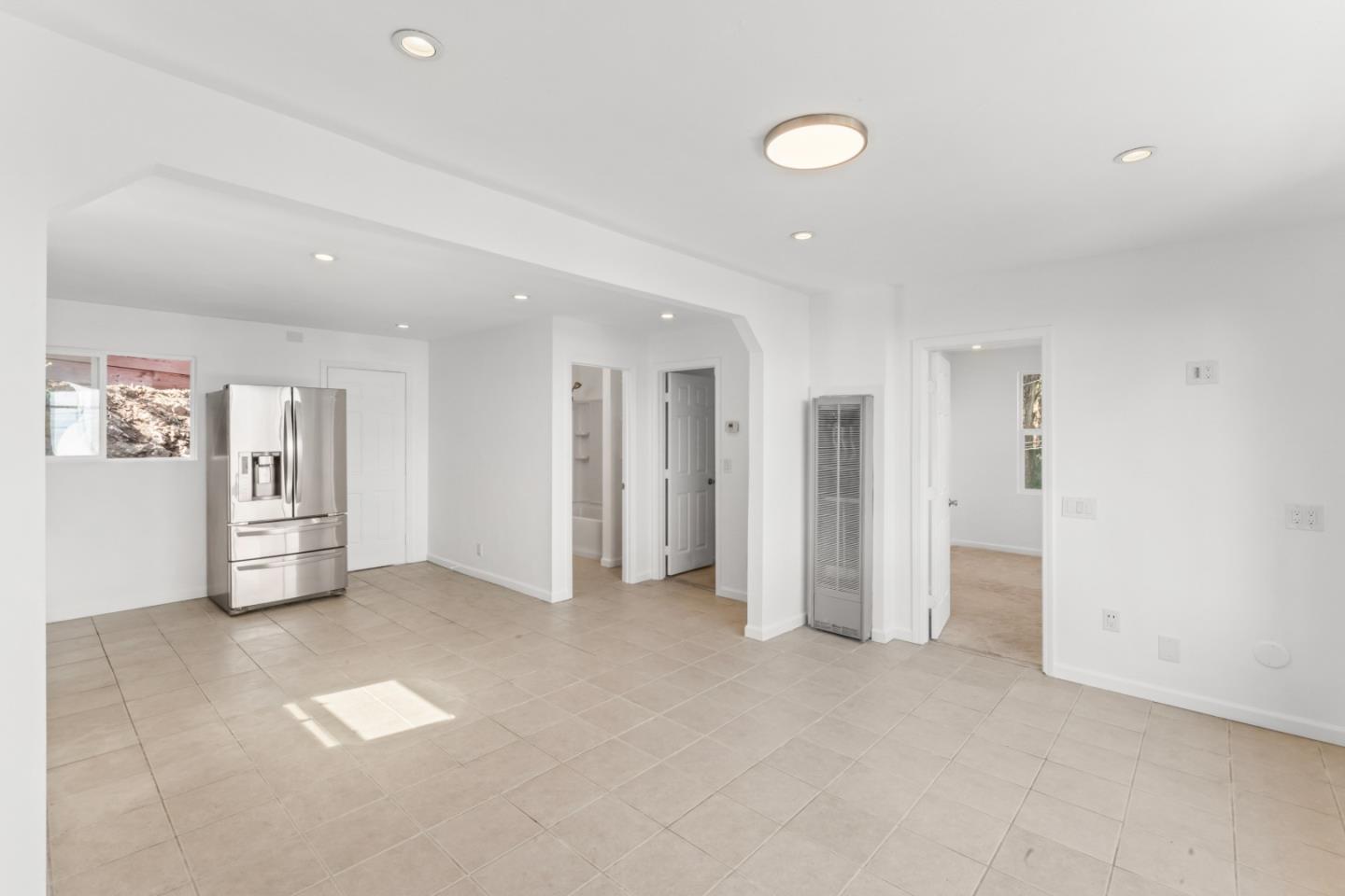 Detail Gallery Image 9 of 18 For 25 Gladys Ave, Brisbane,  CA 94005 - 3 Beds | 2 Baths