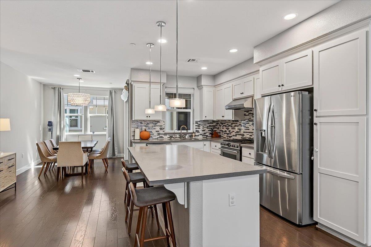 107 LEMMON TER, SUNNYVALE, CA 94086  Photo 11