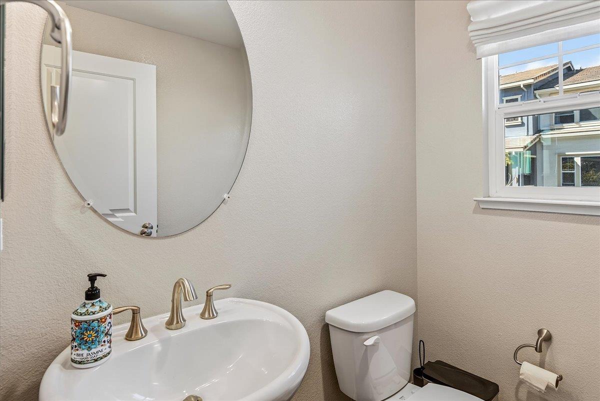 Detail Gallery Image 28 of 32 For 107 Lemmon Ter, Sunnyvale,  CA 94086 - 4 Beds | 3/1 Baths