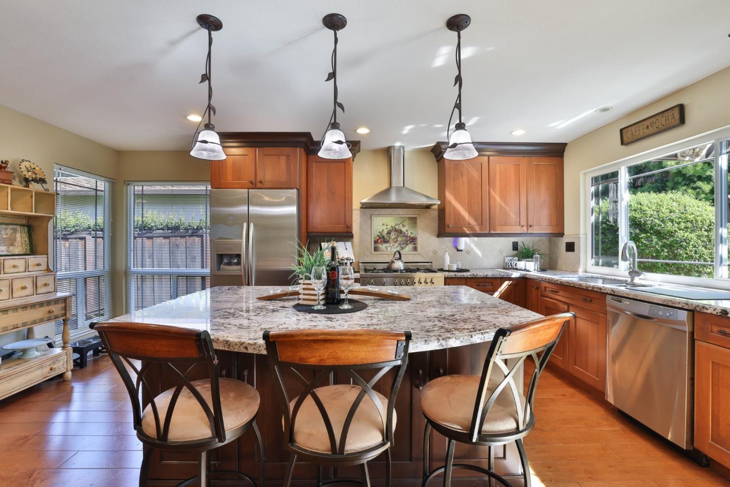 Detail Gallery Image 11 of 36 For 2314 Oak Flat Rd, San Jose,  CA 95131 - 3 Beds | 2 Baths