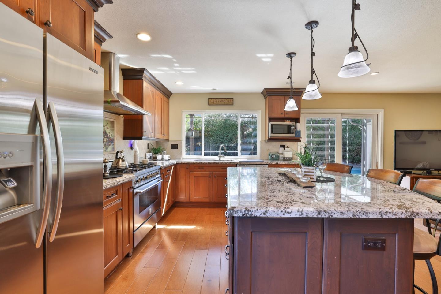 Detail Gallery Image 12 of 36 For 2314 Oak Flat Rd, San Jose,  CA 95131 - 3 Beds | 2 Baths