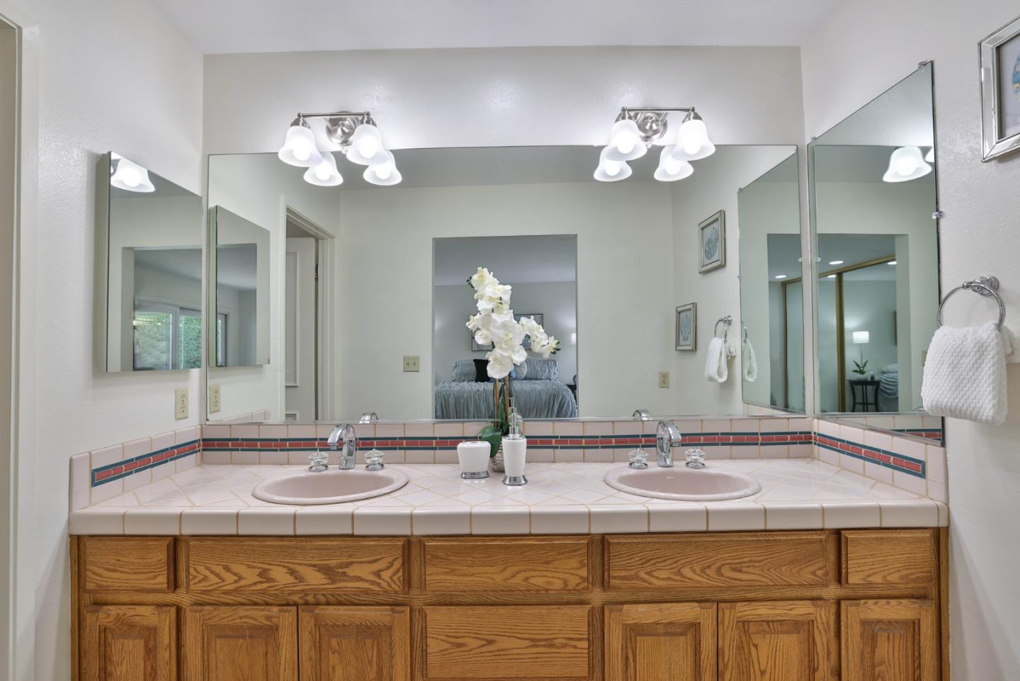 Detail Gallery Image 21 of 36 For 2314 Oak Flat Rd, San Jose,  CA 95131 - 3 Beds | 2 Baths