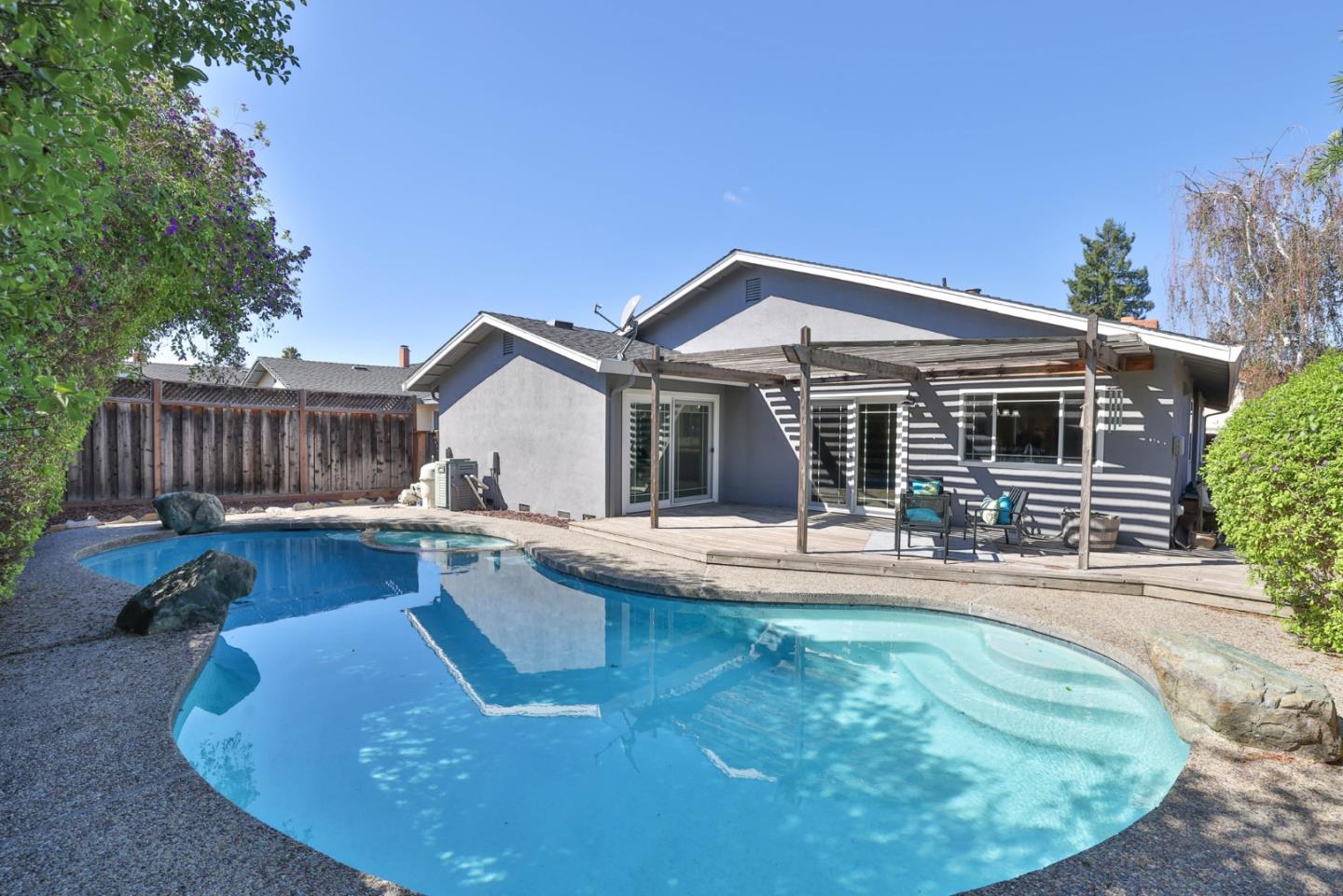 Detail Gallery Image 26 of 36 For 2314 Oak Flat Rd, San Jose,  CA 95131 - 3 Beds | 2 Baths