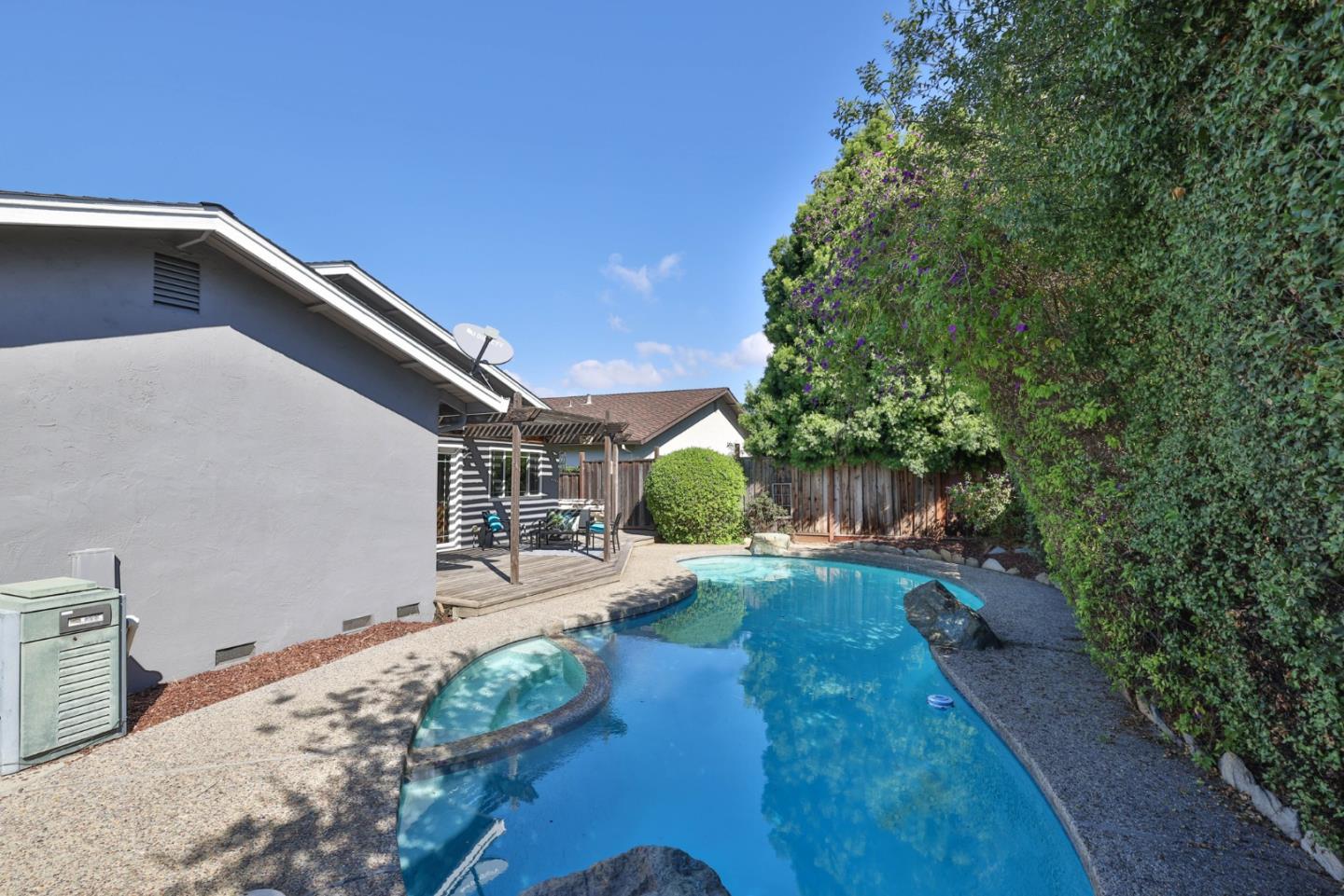 Detail Gallery Image 27 of 36 For 2314 Oak Flat Rd, San Jose,  CA 95131 - 3 Beds | 2 Baths