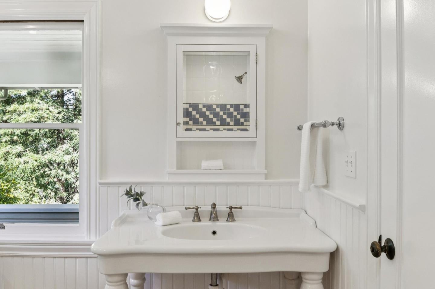 Detail Gallery Image 28 of 116 For 653 Larkin Valley Rd, Watsonville,  CA 95076 - 5 Beds | 4 Baths