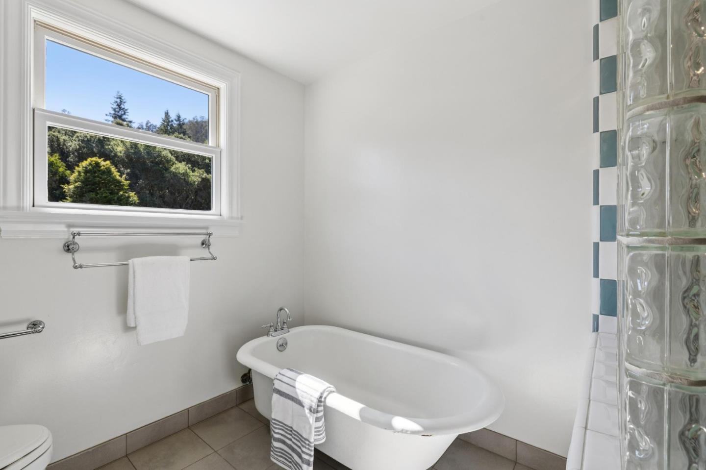 Detail Gallery Image 49 of 116 For 653 Larkin Valley Rd, Watsonville,  CA 95076 - 5 Beds | 4 Baths