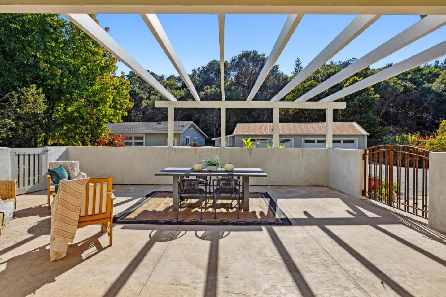 Detail Gallery Image 63 of 116 For 653 Larkin Valley Rd, Watsonville,  CA 95076 - 5 Beds | 4 Baths