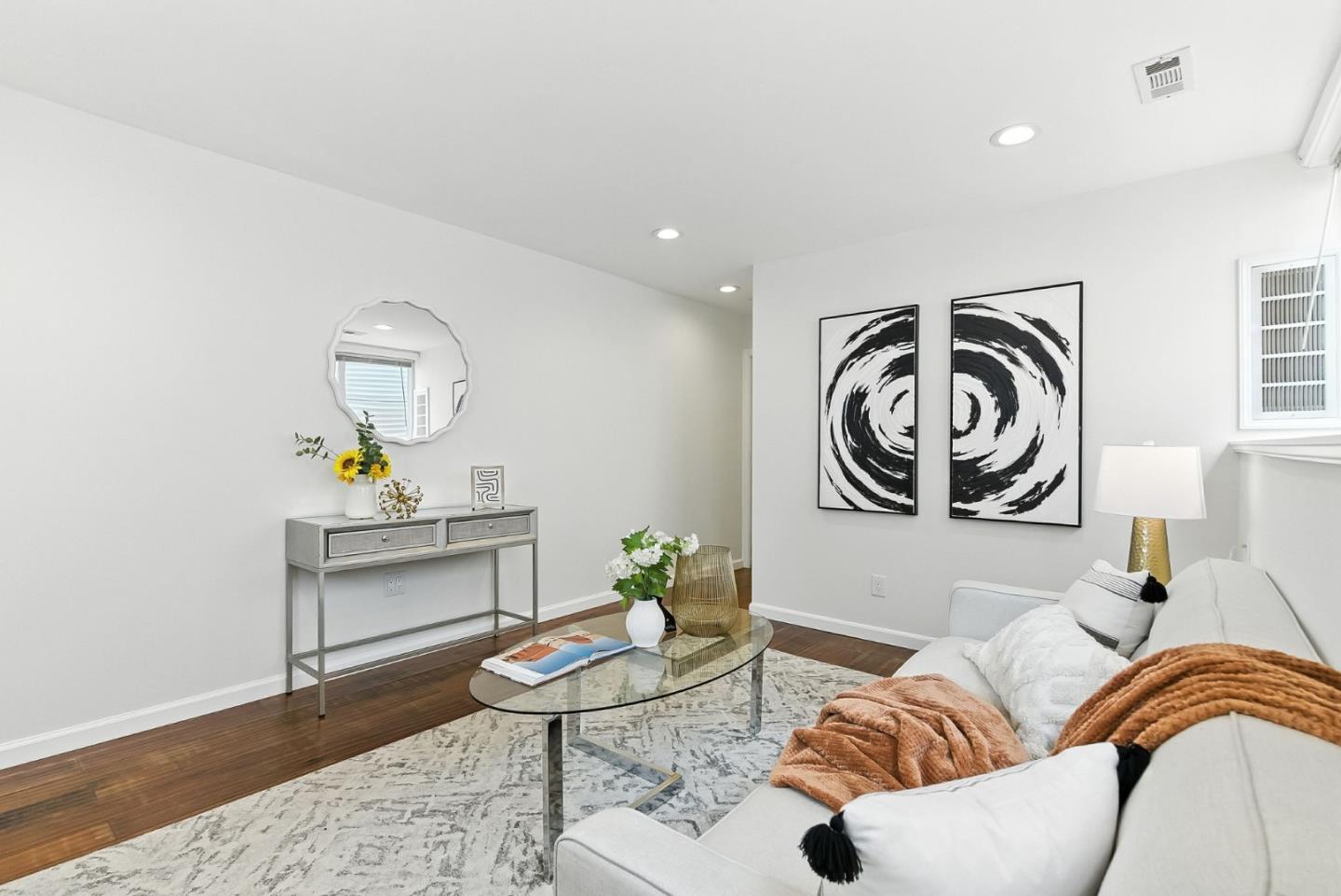 Detail Gallery Image 19 of 72 For 54 Eastwood Dr, San Francisco,  CA 94112 - 6 Beds | 6 Baths