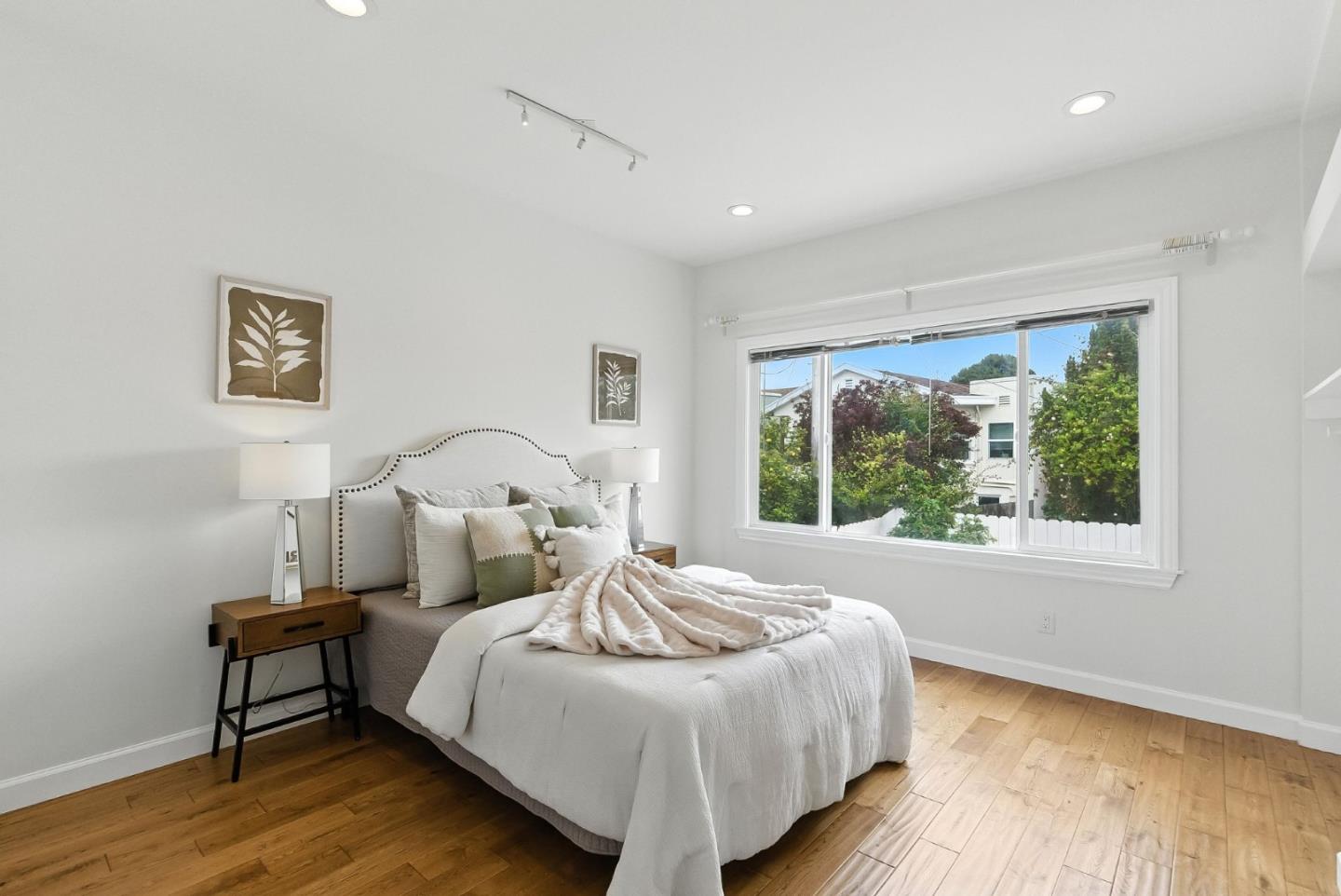 Detail Gallery Image 36 of 72 For 54 Eastwood Dr, San Francisco,  CA 94112 - 6 Beds | 6 Baths