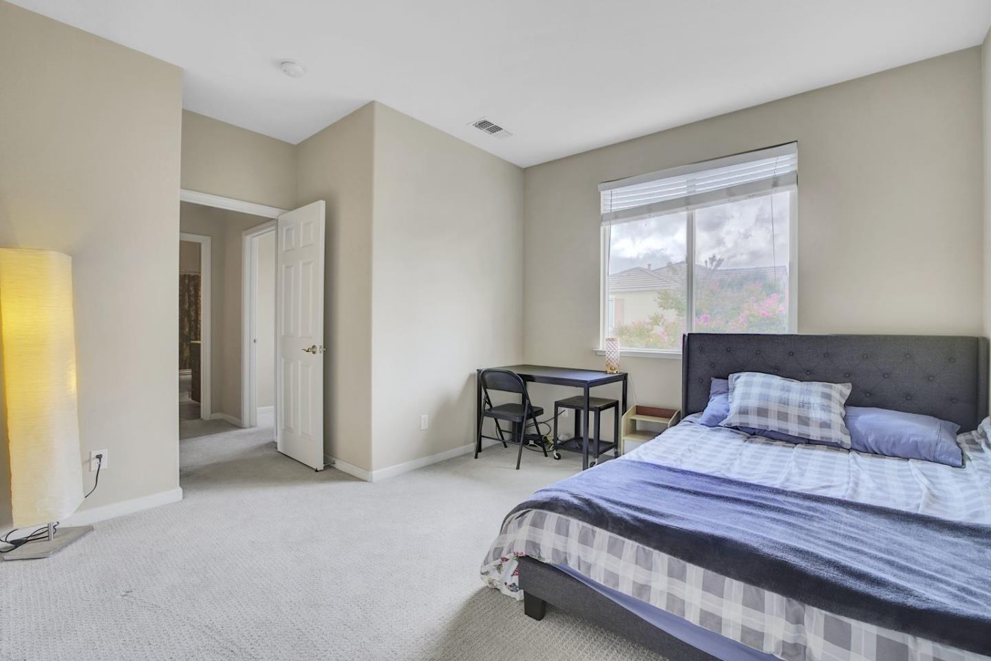 Detail Gallery Image 16 of 37 For 7934 Spanish Oak Cir, Gilroy,  CA 95020 - 3 Beds | 2/1 Baths