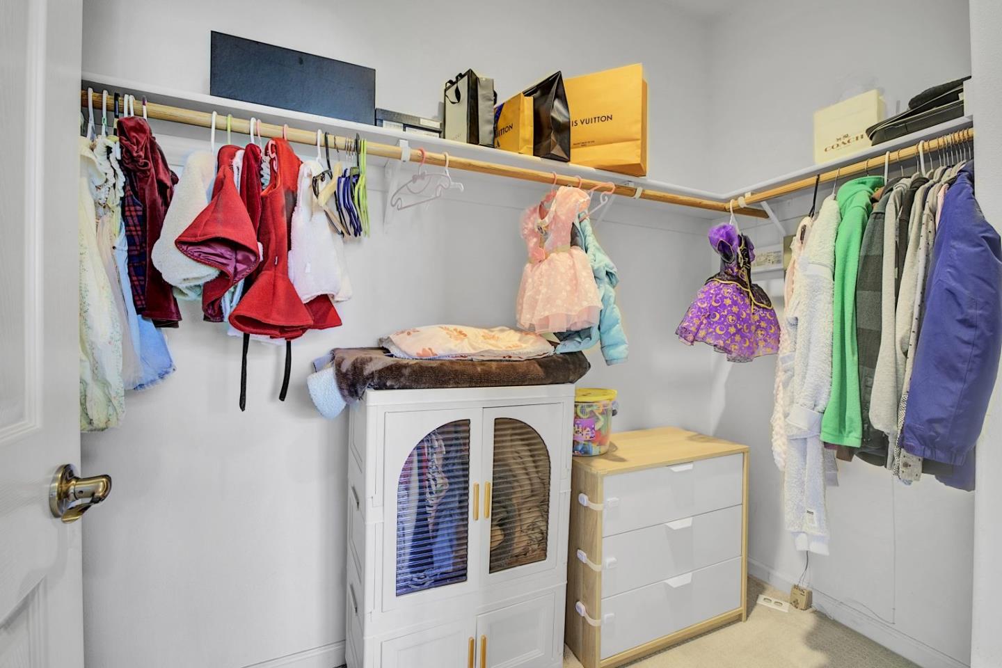 Detail Gallery Image 27 of 37 For 7934 Spanish Oak Cir, Gilroy,  CA 95020 - 3 Beds | 2/1 Baths