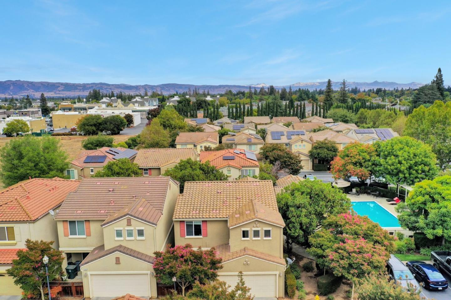 Detail Gallery Image 32 of 37 For 7934 Spanish Oak Cir, Gilroy,  CA 95020 - 3 Beds | 2/1 Baths